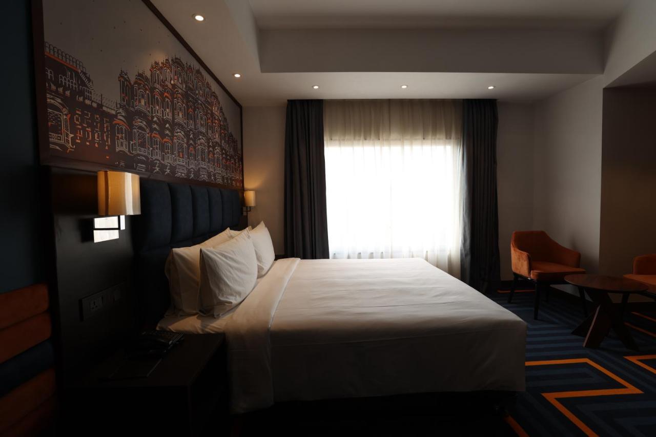 Holiday Inn Express & Suites Jaipur Gopalpura Exterior photo
