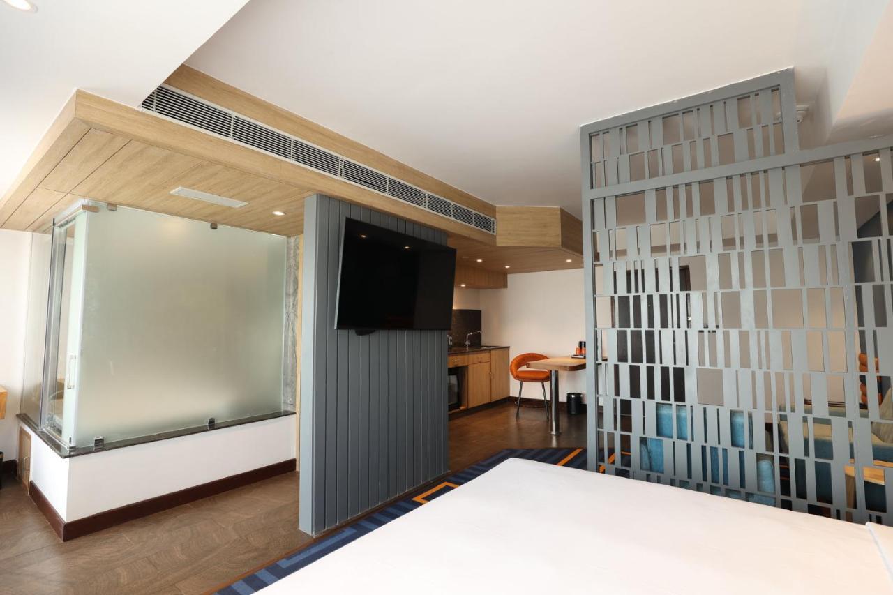 Holiday Inn Express & Suites Jaipur Gopalpura Exterior photo