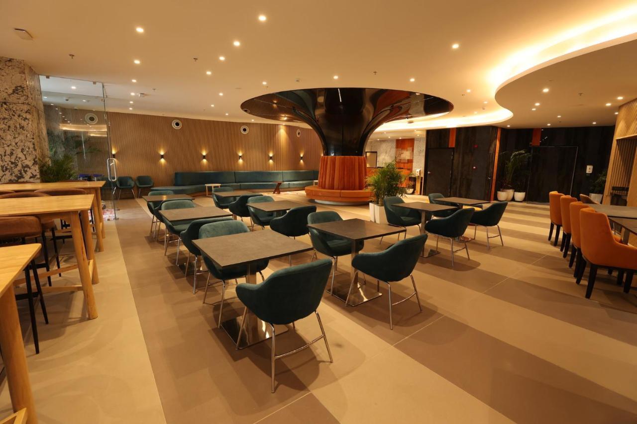 Holiday Inn Express & Suites Jaipur Gopalpura Exterior photo
