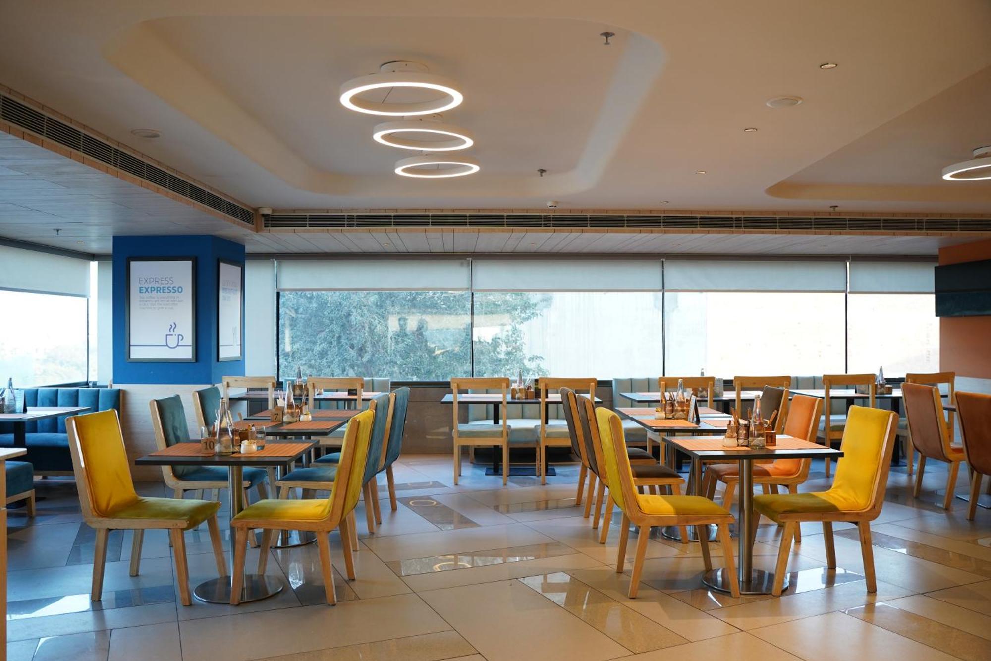 Holiday Inn Express & Suites Jaipur Gopalpura Exterior photo