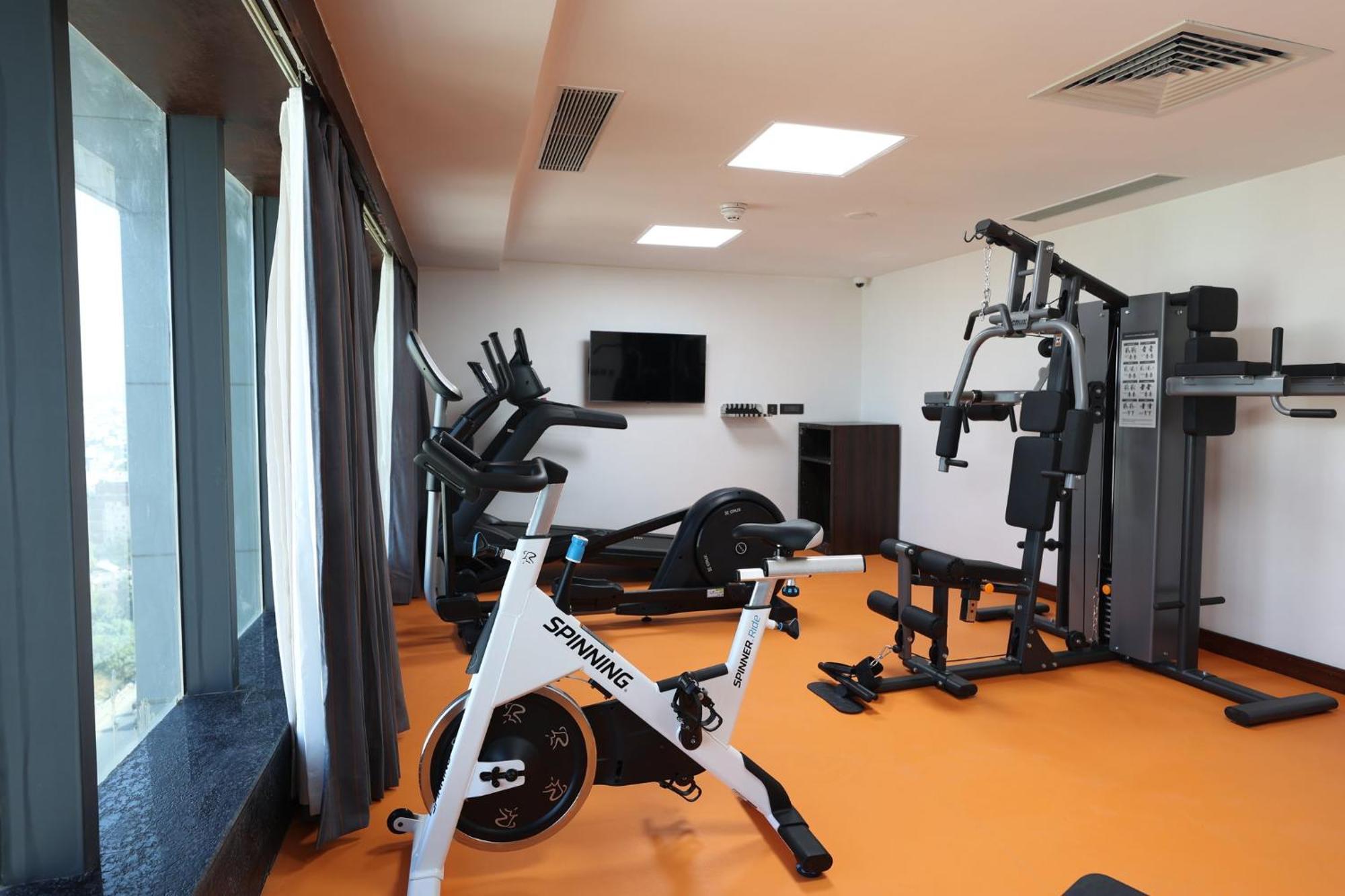 Holiday Inn Express & Suites Jaipur Gopalpura Exterior photo