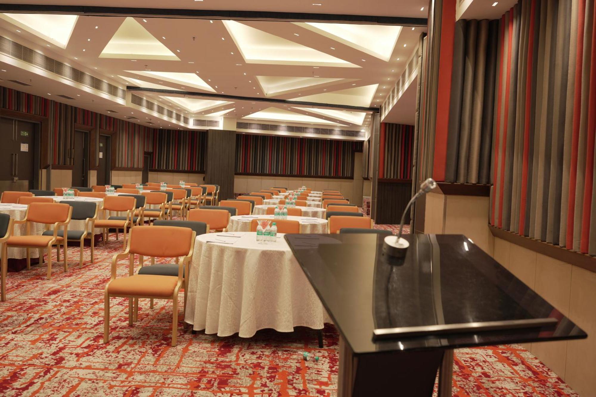 Holiday Inn Express & Suites Jaipur Gopalpura Exterior photo