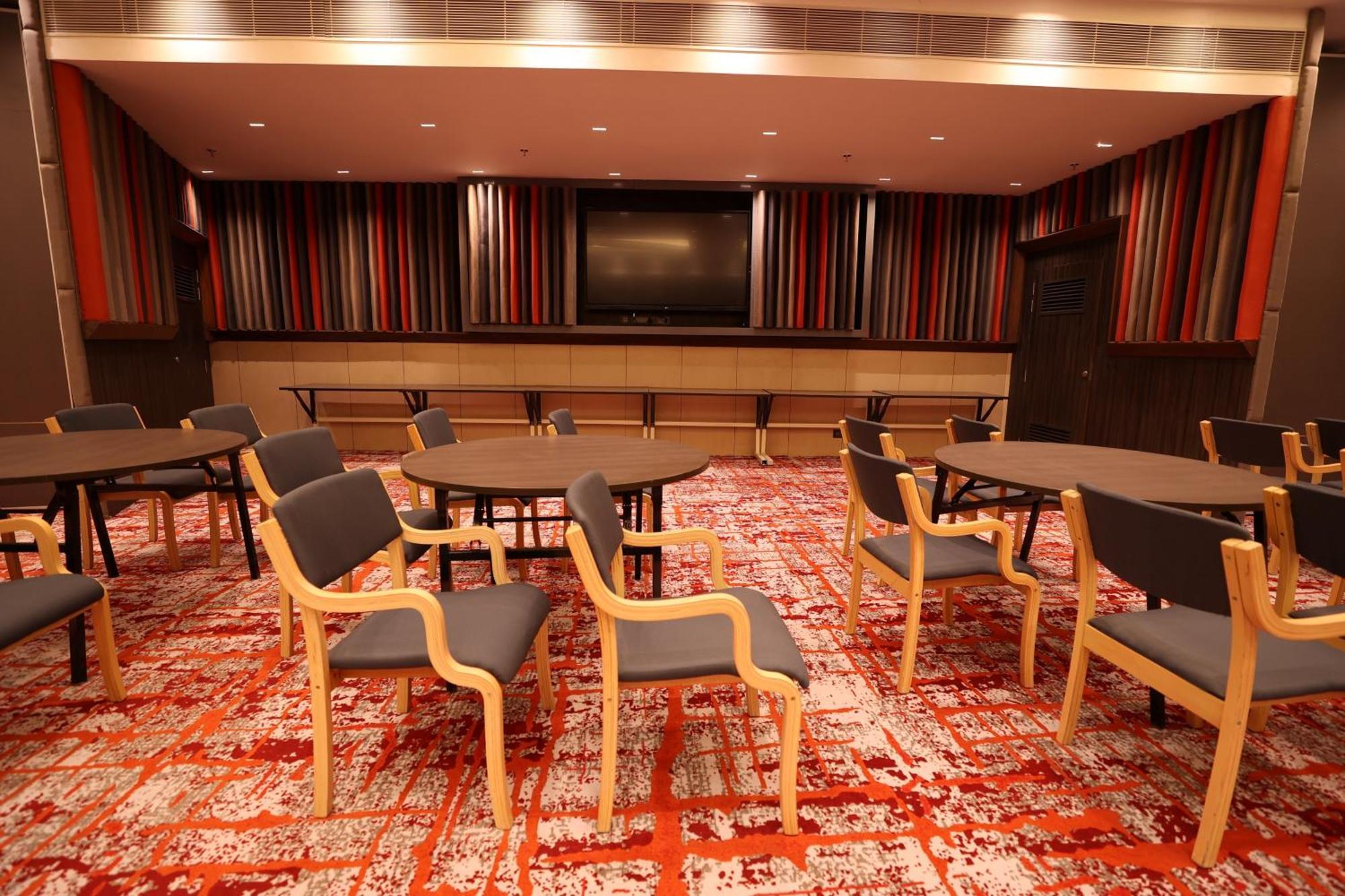 Holiday Inn Express & Suites Jaipur Gopalpura Exterior photo